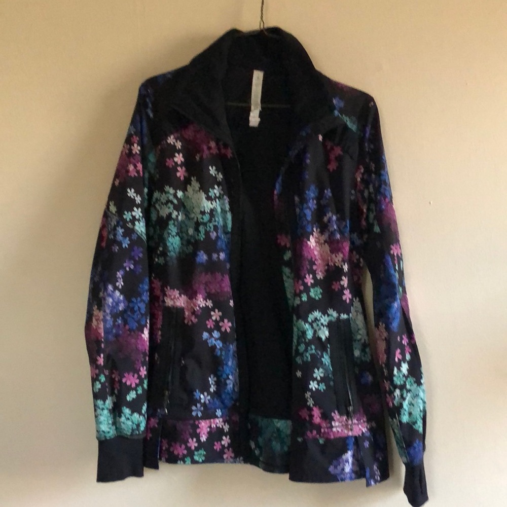 Discontinued + sold out floral Lululemon jacket